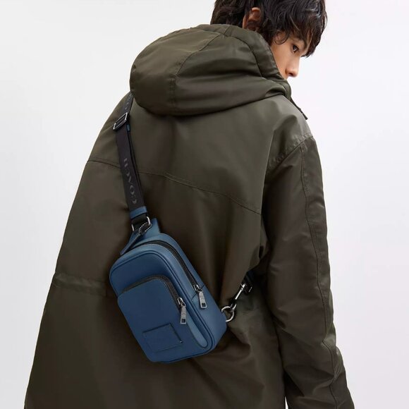 NWT Coach CX071 Leather Racer Sling Pack in Dark Denim - Picture 2 of 8